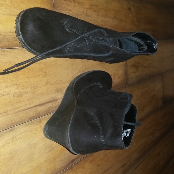 Booties - Picture 4 of 4